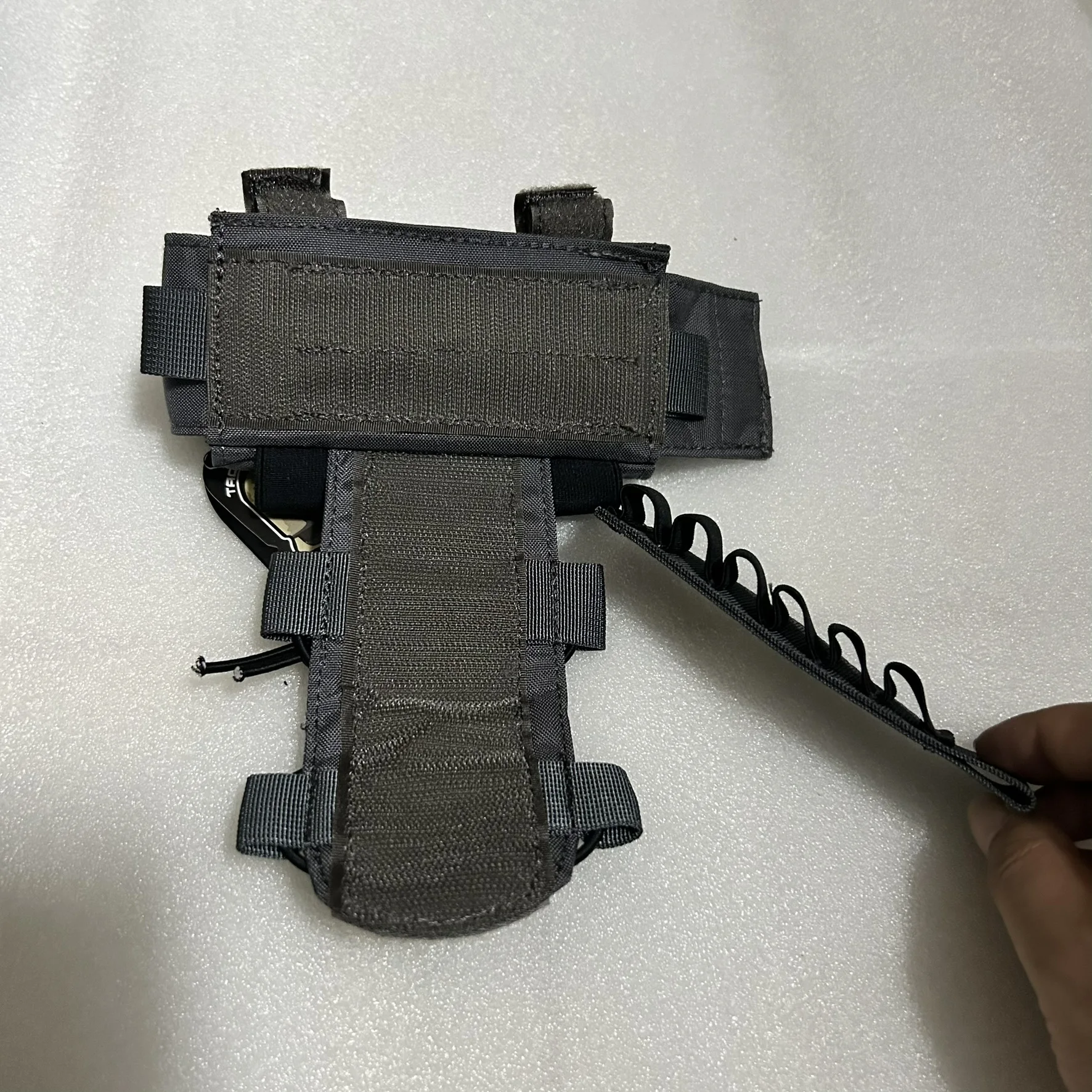 Bolsa táctica 500D para batería – gancho helmet MOLLE - imagen 4