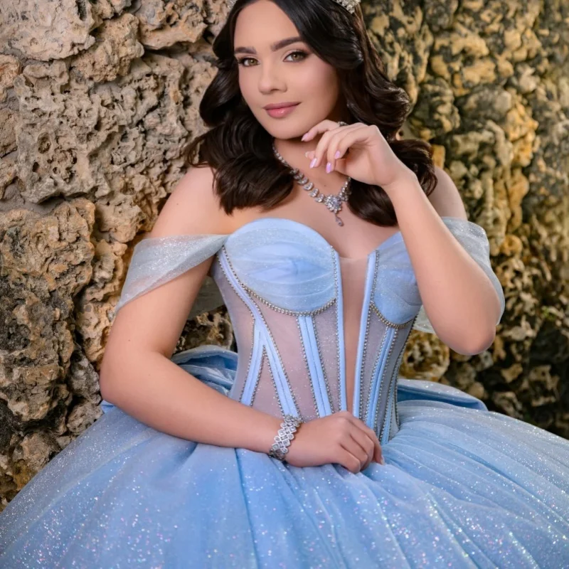 

Блестящие синие платья для квинсеаньеры с открытыми плечами, с блестящими аппликациями, длинным шлейфом и бантом, Vestido De 15 Quinceanera, на заказ