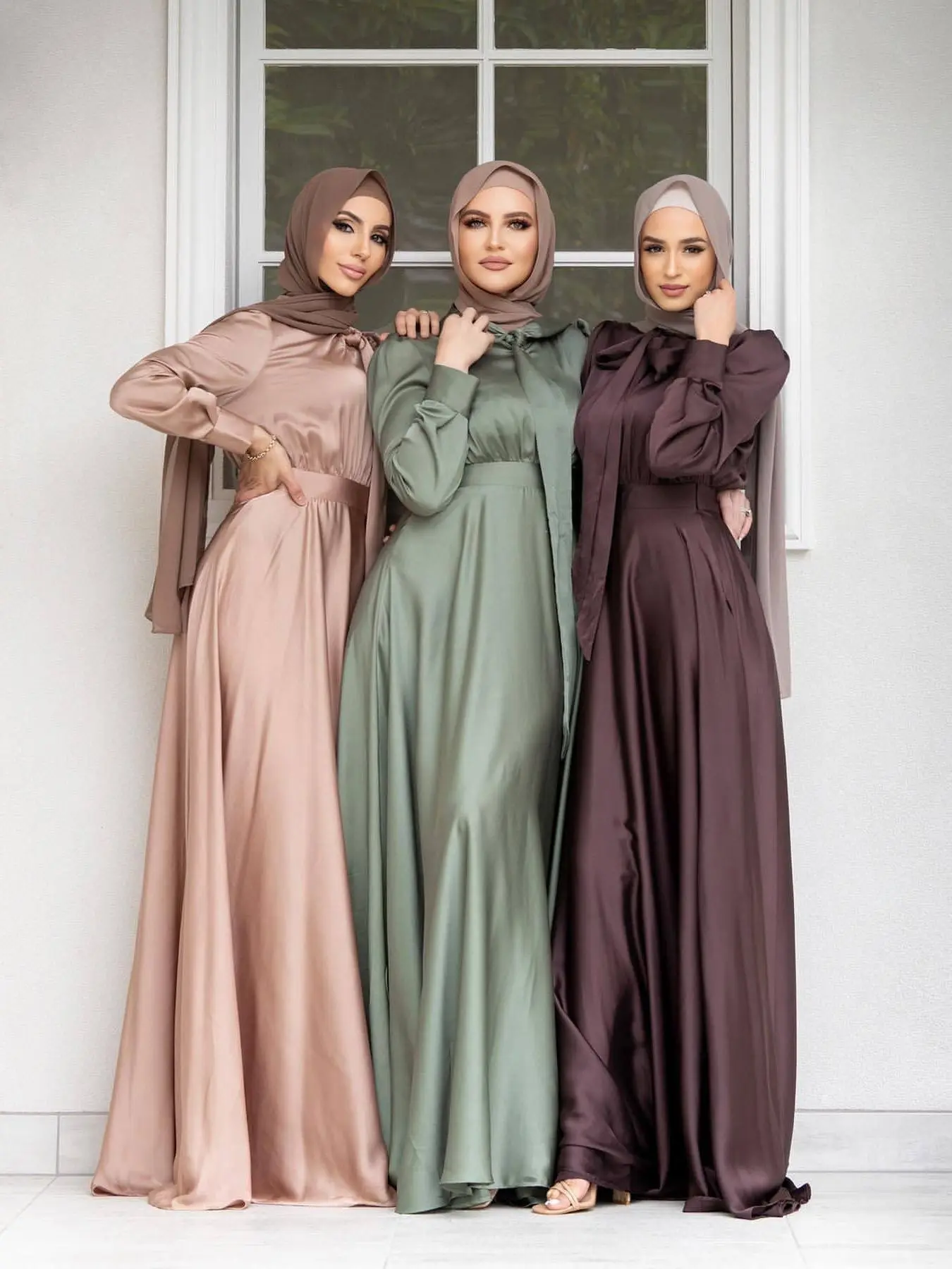 

Factory Ramadan Eid New Silky Muslim Dress Long abayas Robes Fancy Maxi Dress French Stylish Modesty Islamic Dress Wy939