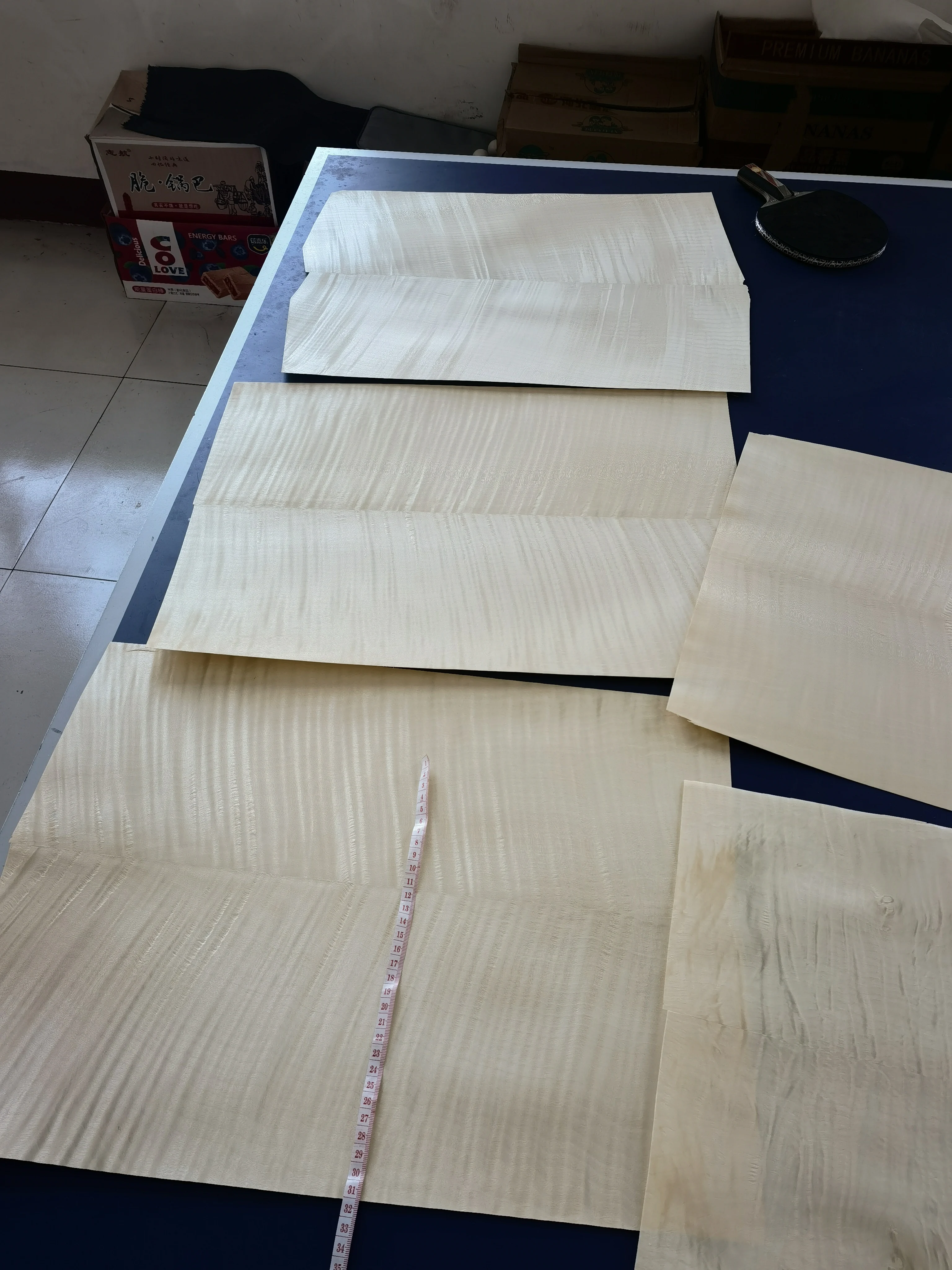 2  pcs  Beautiful Natural color pattern Maple guitar with veneer 51-52cmx39-41cmx0.5mm