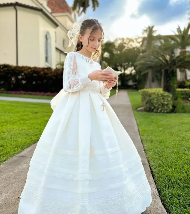 

Ivory White Satin Flower Girl Dress Scoop Neck Lace Bow Child Wedding Party Kids Birthday Gown Princess First Communion Dresses