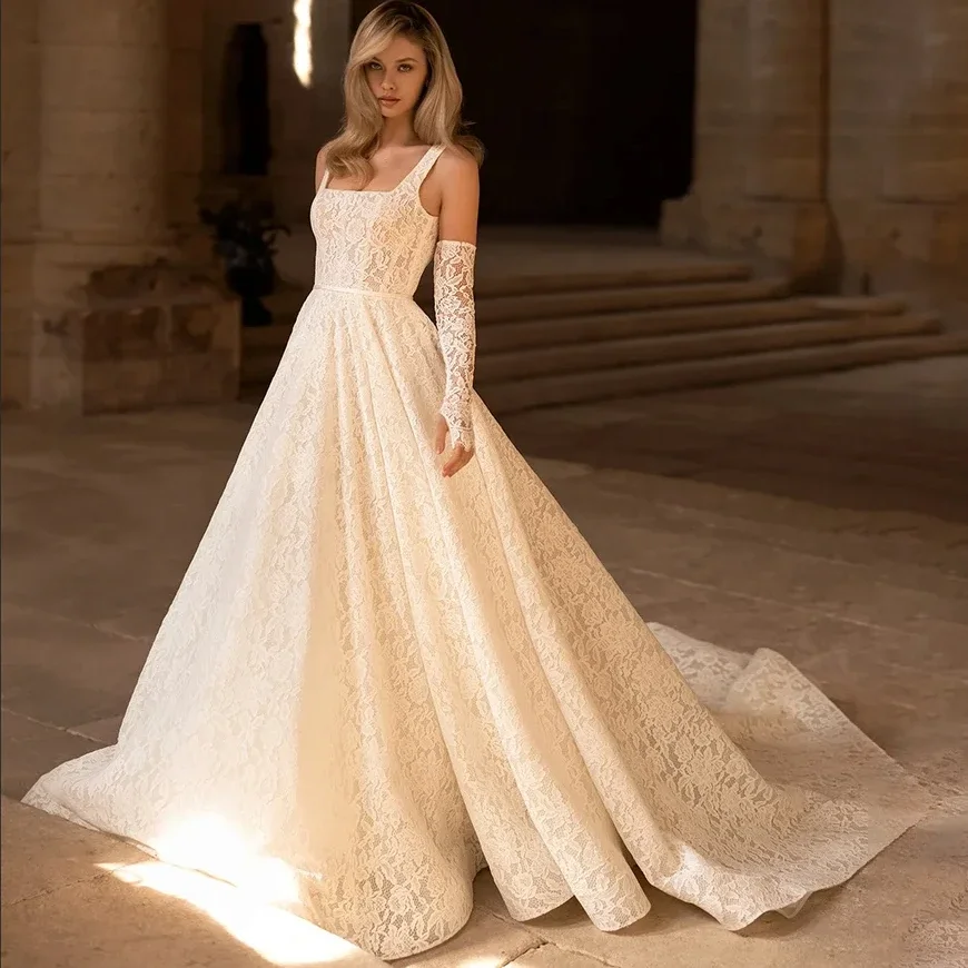 Elegant Square Collar Straps Lace Pleated Princess Wedding Dress A-Line Backless Court Train Wedding Party Gown robe mariage