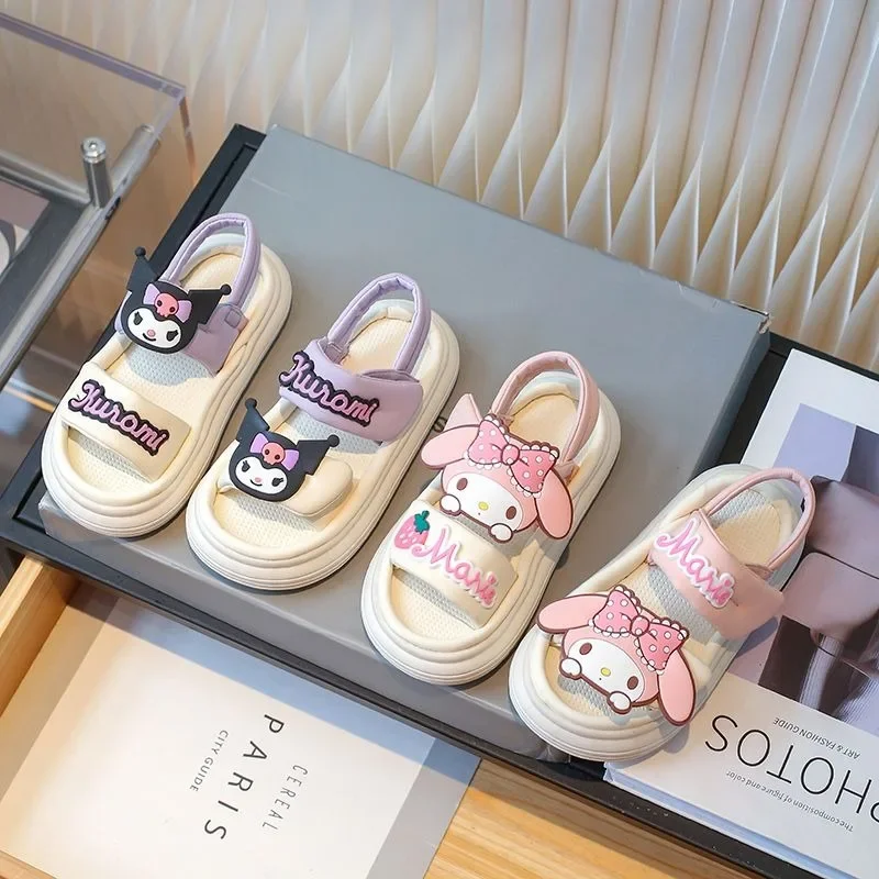 

Милые и милые Sanrio kuromi My melody, новые детские модные простые и универсальные удобные пляжные сандалии на мягкой подошве с героями мультфильмов