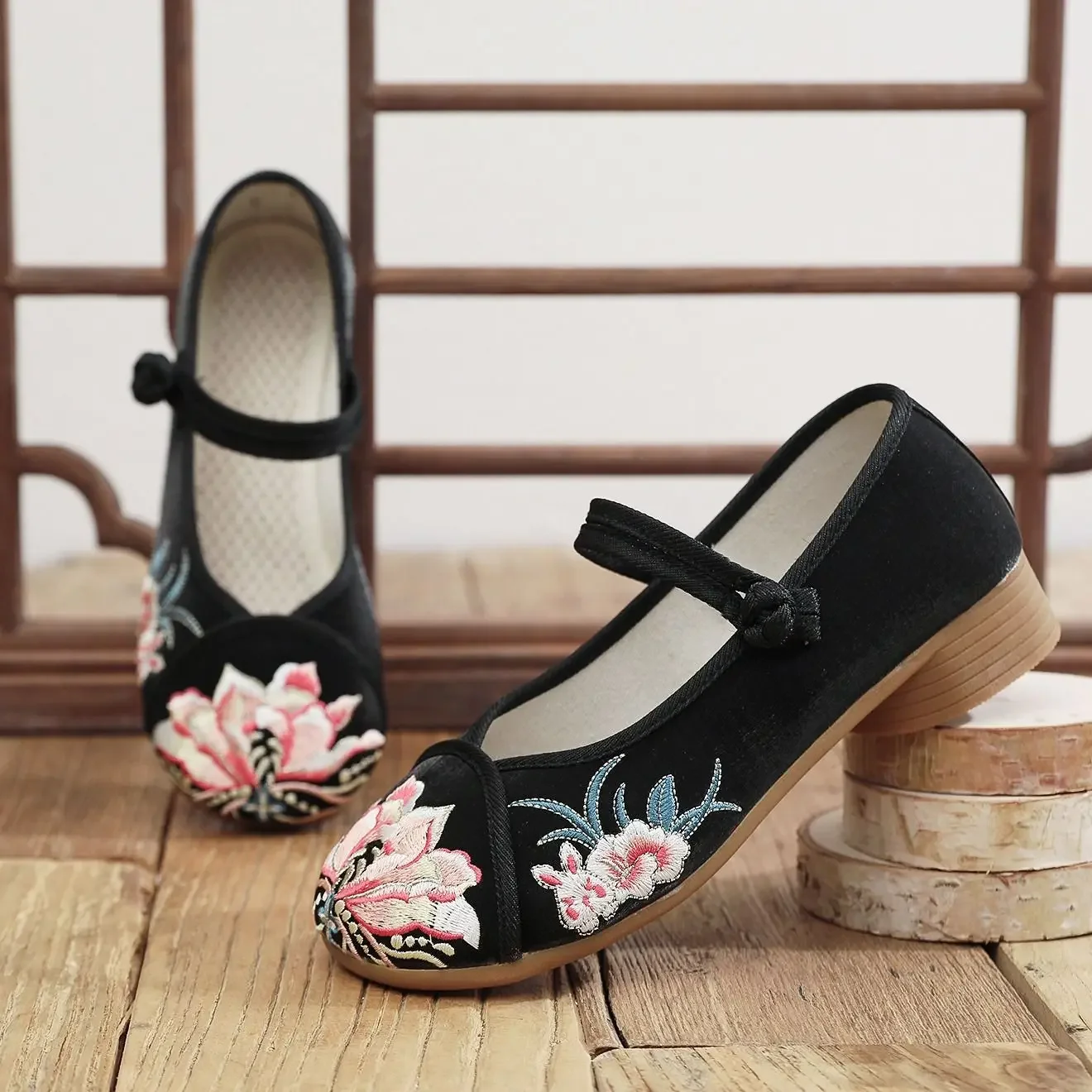 Zapatos de tela antiguos de Beijing, zapatos bordados para mujer, zapatos antiguos Hanfu Qipao hechos a mano, zapatos antiguos de artista de té, ocio