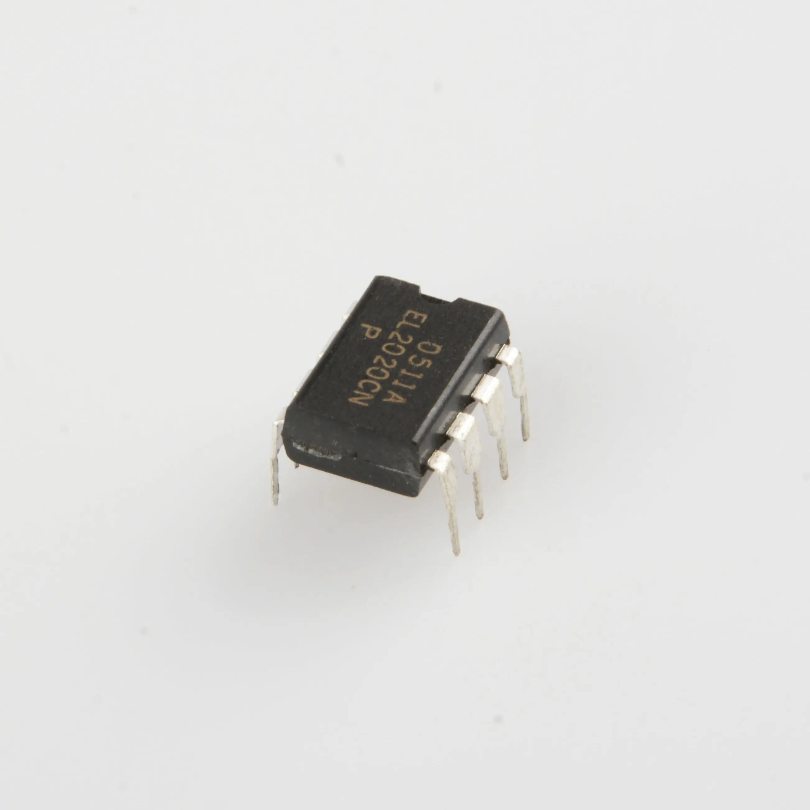 EL2020CN in-line DIP-8 current feedback operational amplifier chip, quality assurance