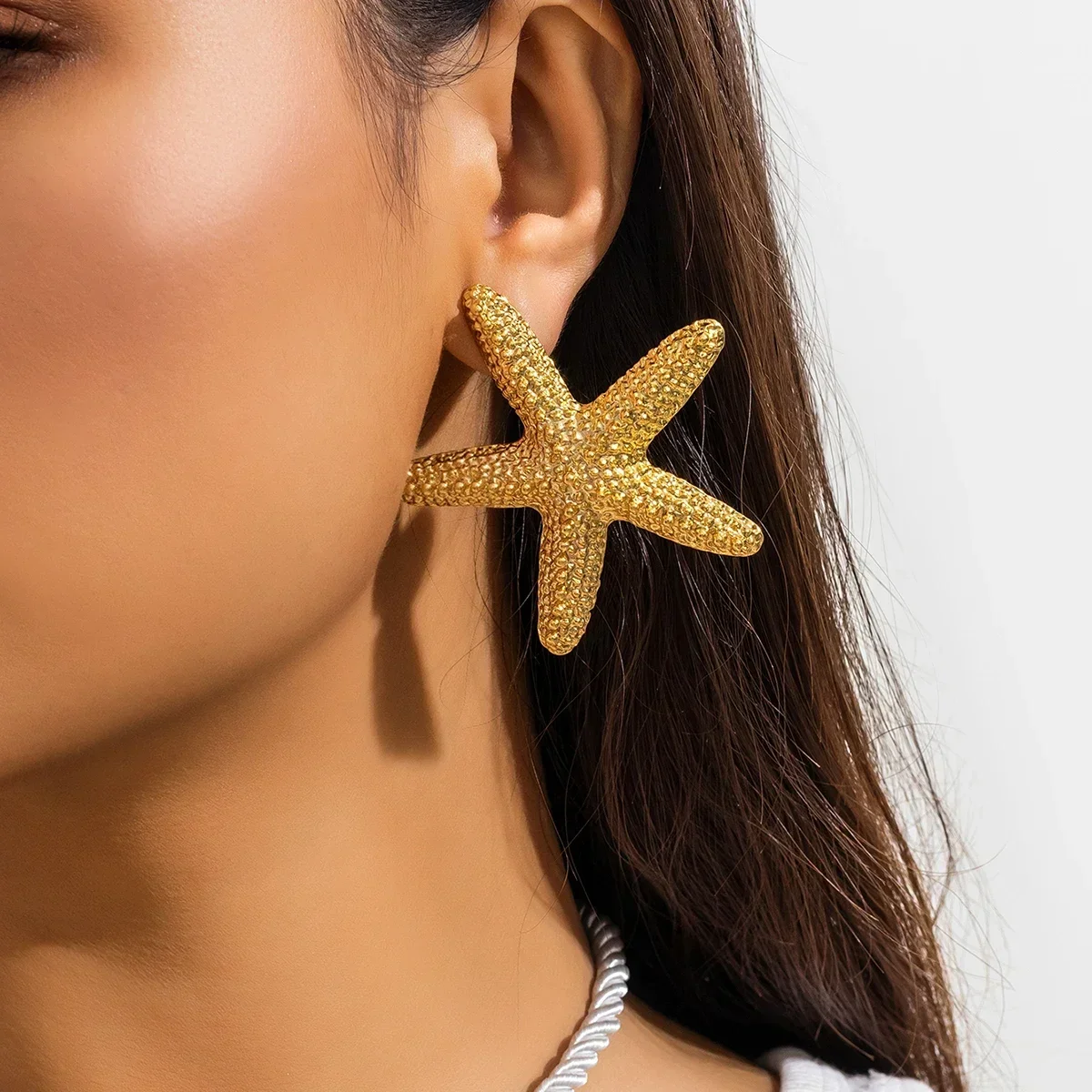 Pendientes de gota de estrella de mar de Metal creativo para mujer, pendientes grandes de Color dorado, encanto de tendencia, joyería estética de playa