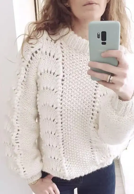 Exquisite hand woven heavy craft pattern round neck long sleeved fashionable hand woven wool mohair long sleeved pullover sweate