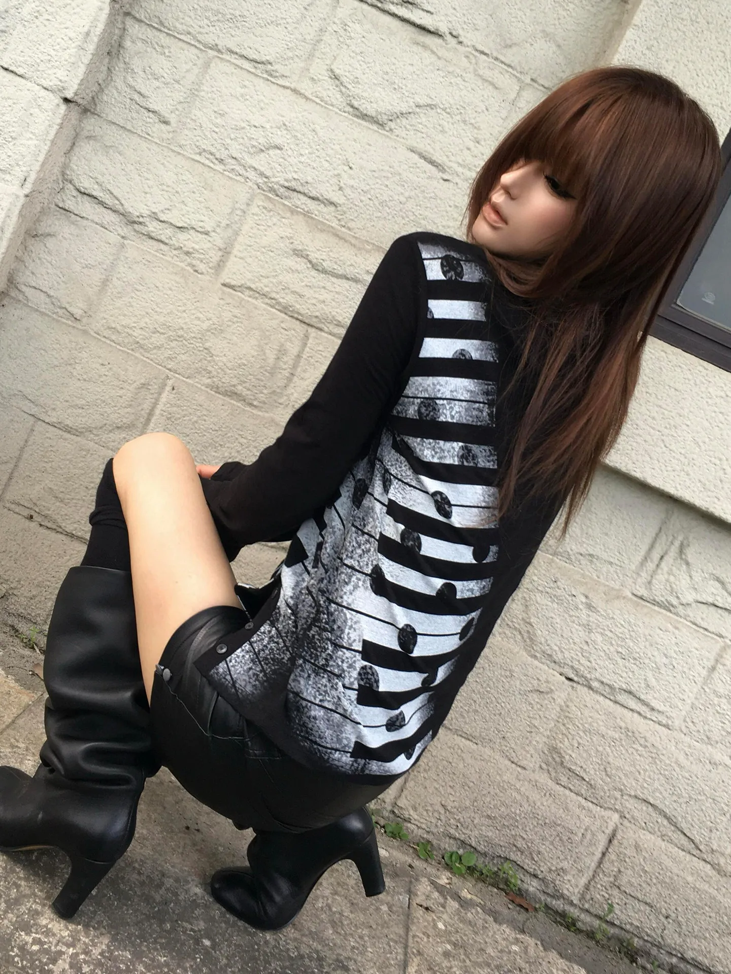 American-style high-end long-sleeved women's fall-winter key patterned polka dot fitted black leather girl V-neck top Y2K Punk