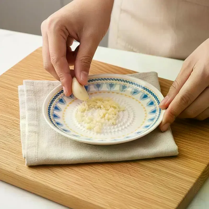 2-In-1 Ceramic Ginger Grater: Round Plate Garlic Vegetable Fruit Grinding Manual Masher Tool