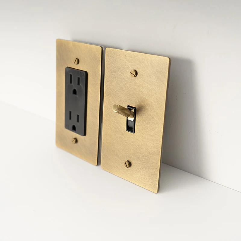 لوحة نحاسية كلاسيكية معيار أمريكي UL عتيق نحاسي مخرش تبديل 3 اتجاهات مفتاح 15A GFCI مقبس USB 110 فولت عكس الضوء LED باهتة