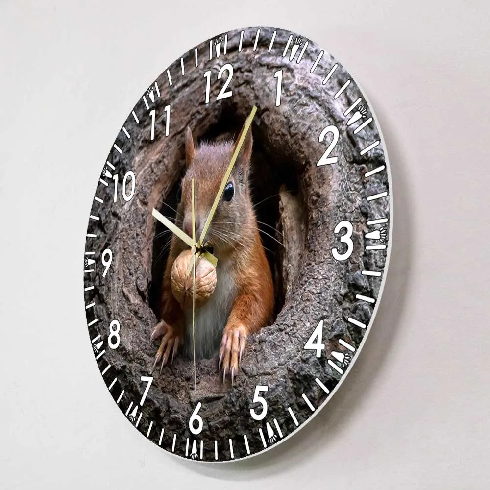 Curious Tree Squirrel Eating Nuts Modern Design Wall Clock Nature Lovers Room Woodland Decor Forest Animal Silent Wall Watch
