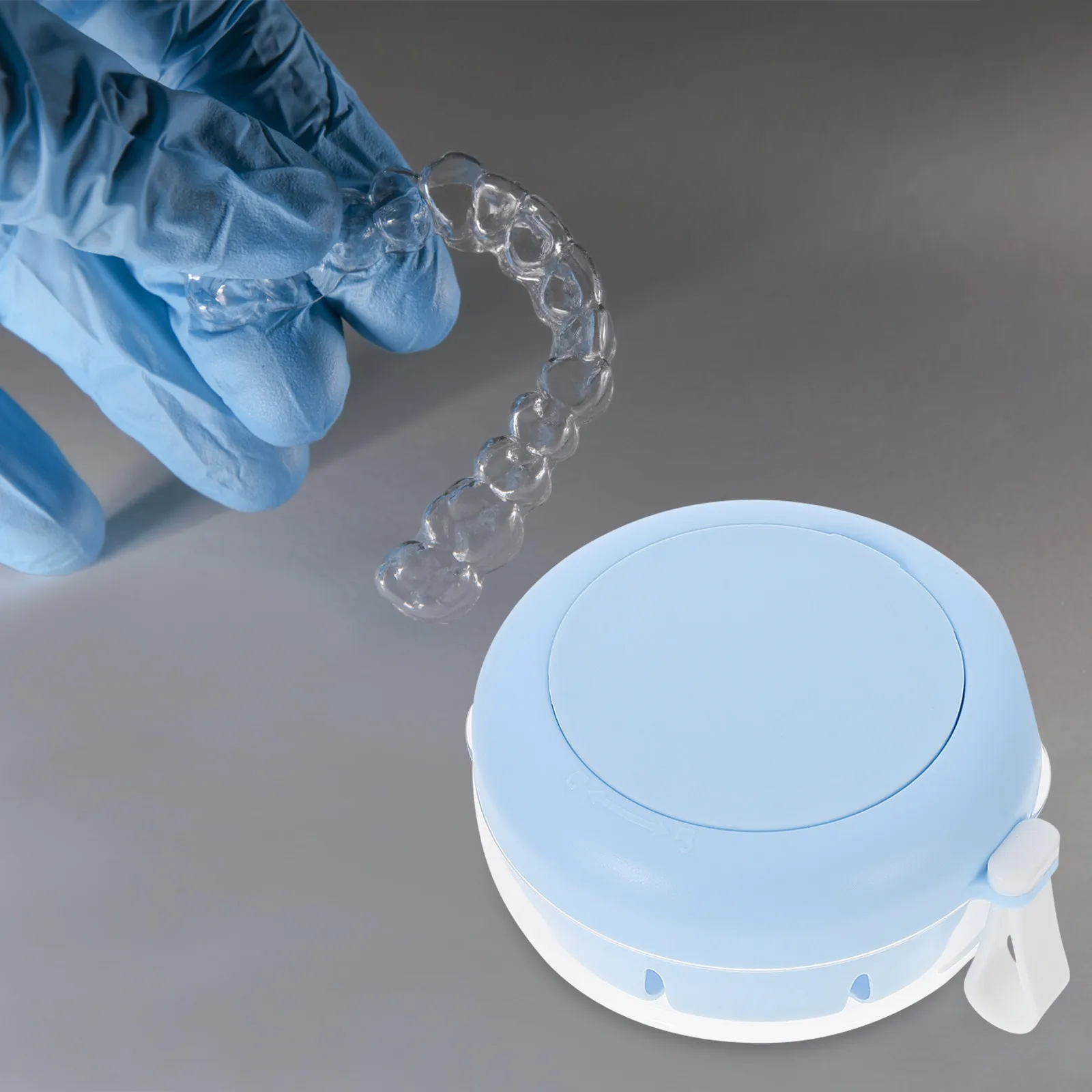 Portable Retainer Case Compact Dustproof Waterproof Clear Denture Storage Box for Traveling Orthodontic Braces Invisible Brace