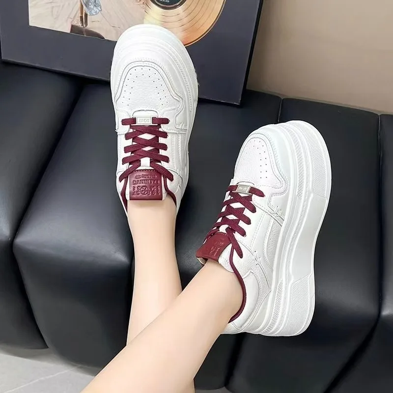 

Женские повседневные туфли из микрофибры и кожи на платформе 7 см, белые, со скрытым каблуком, массивные кроссовки для скейтбординга