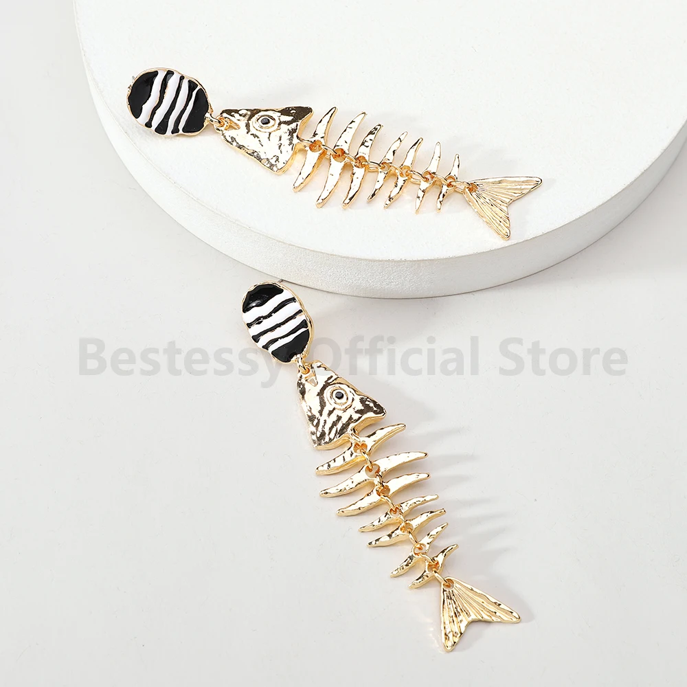 Vintage Gold Color Metal Enamel Fishbone Dangle Earrings for Women Party Prom Exaggerated Luxury Fashion Jewelry Accessories