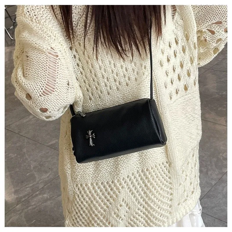 

Own A Stylish And Elegant Leather Messenger Bag From Luxury Brand For Ladies By Famous Designer Must-Have