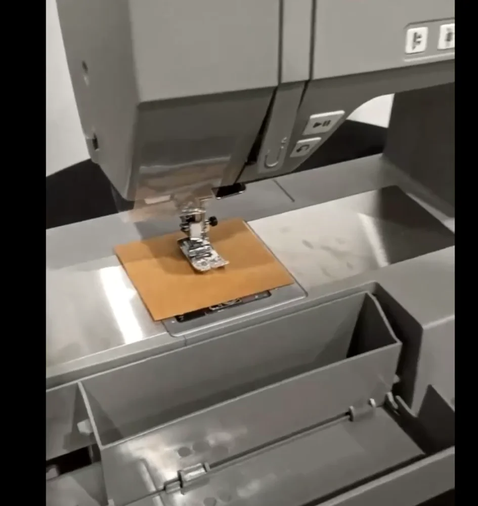 6800C Computerized Sewing Machine with Accessory Kit, 586 Stitch Applications, LCD Screen, Full Metal Frame, 1-Step Buttonhole