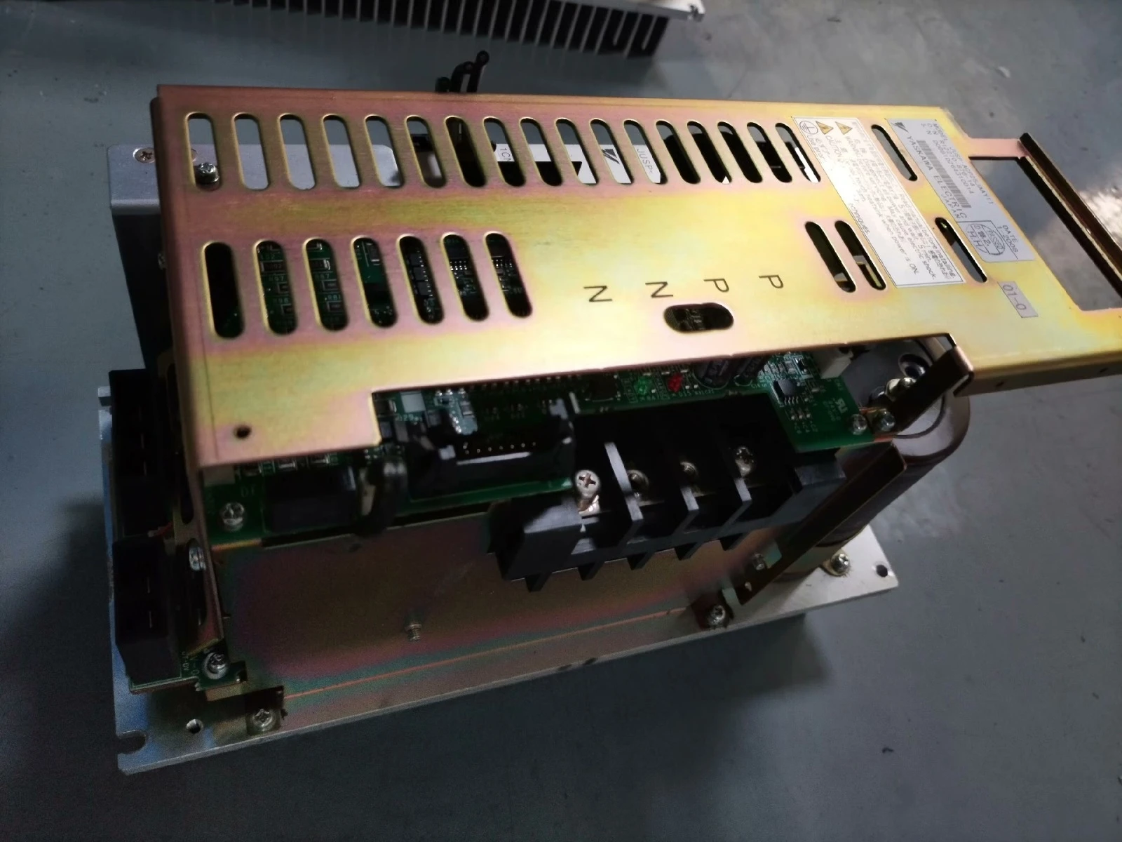 ملحقات الروبوت الأصلية JUSP-ACP25JAAY11 لـ YASKAWA