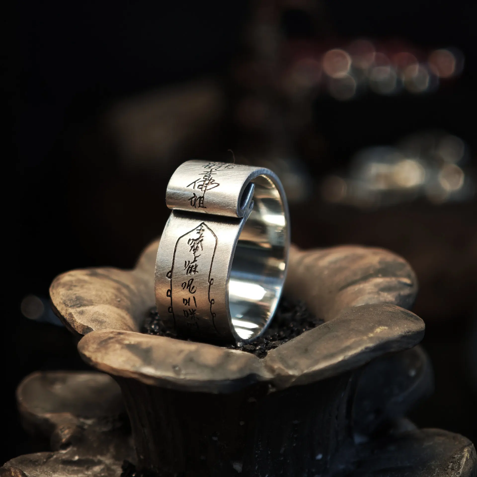 Trendy Wealth Luck Scroll Ring Men Jewelry Blessing Fortune-attracting Scroll Finger Ring Women Hand Ornaments