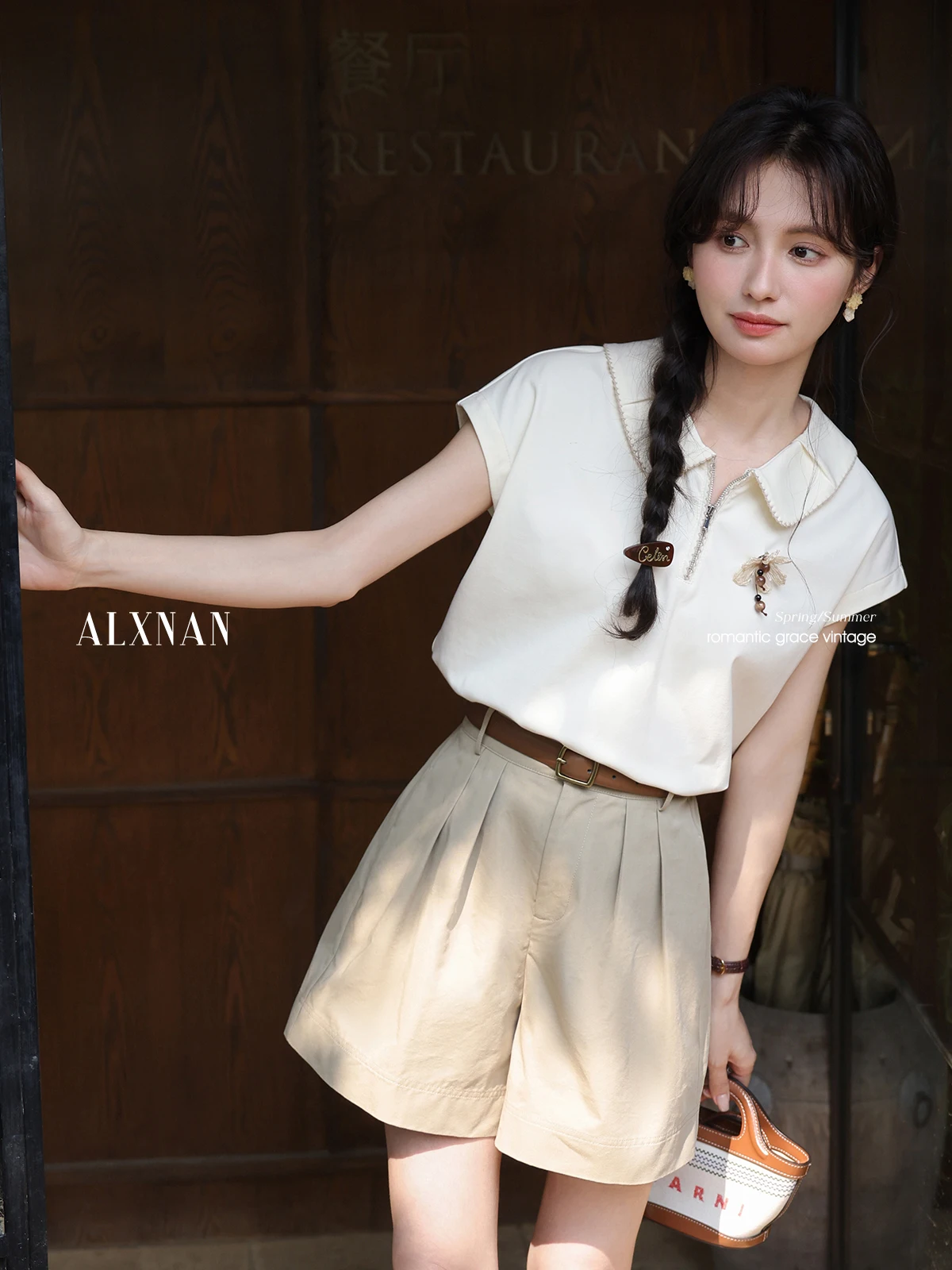 ALXNAN Kaos Kerah Polo Lengan Pendek Katun Kaos Wanita 2025 Elegan Desain Ritsleting Bunga 3D Atasan Kasual Wanita L55210