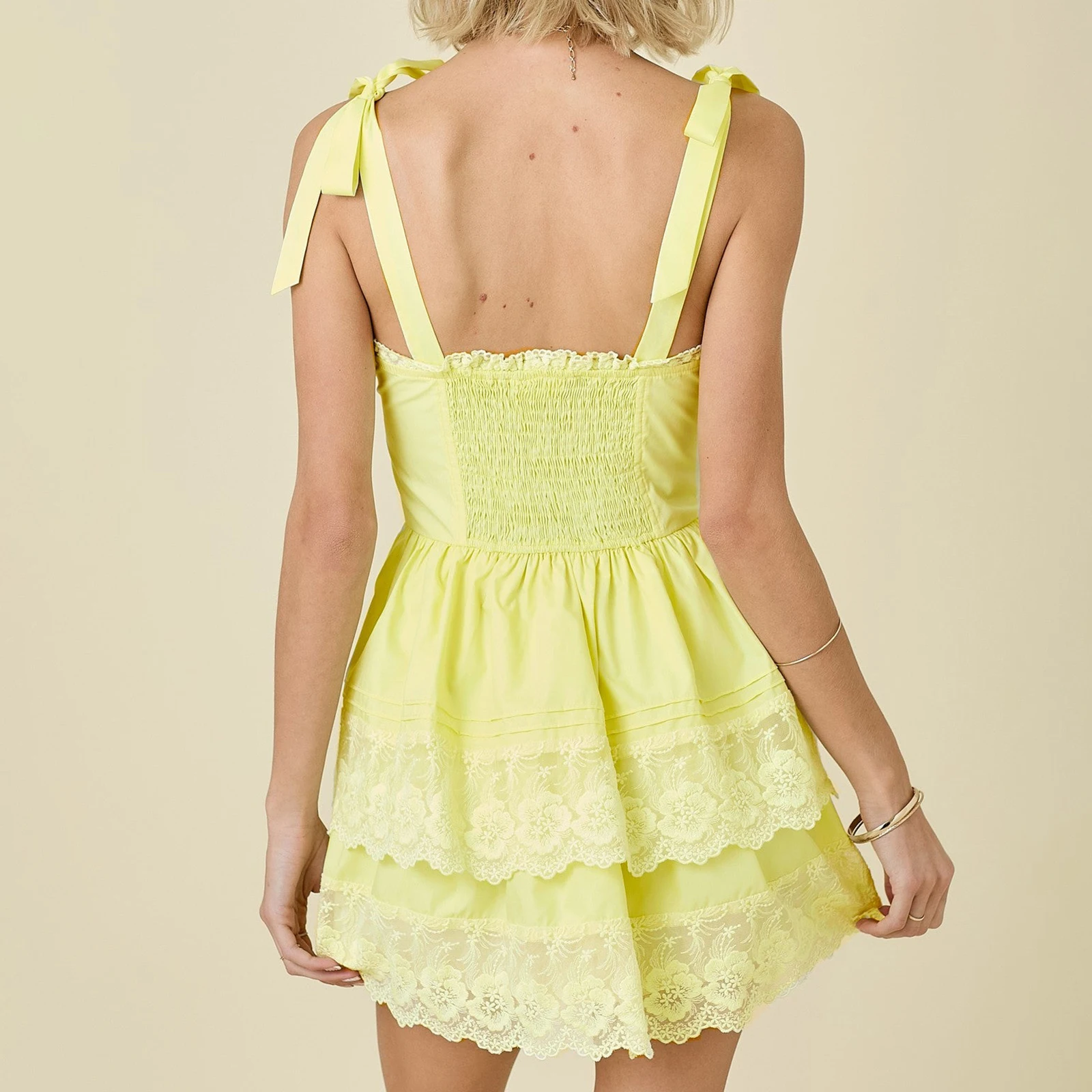 ผู้หญิงฤดูร้อน Tie ไหล่ชุดฉัตรลูกไม้ Hem Mini Cami ชุดสําหรับ Beach Vacation Party สวมใส่ทุกวันกลางแจ้ง Streetwear