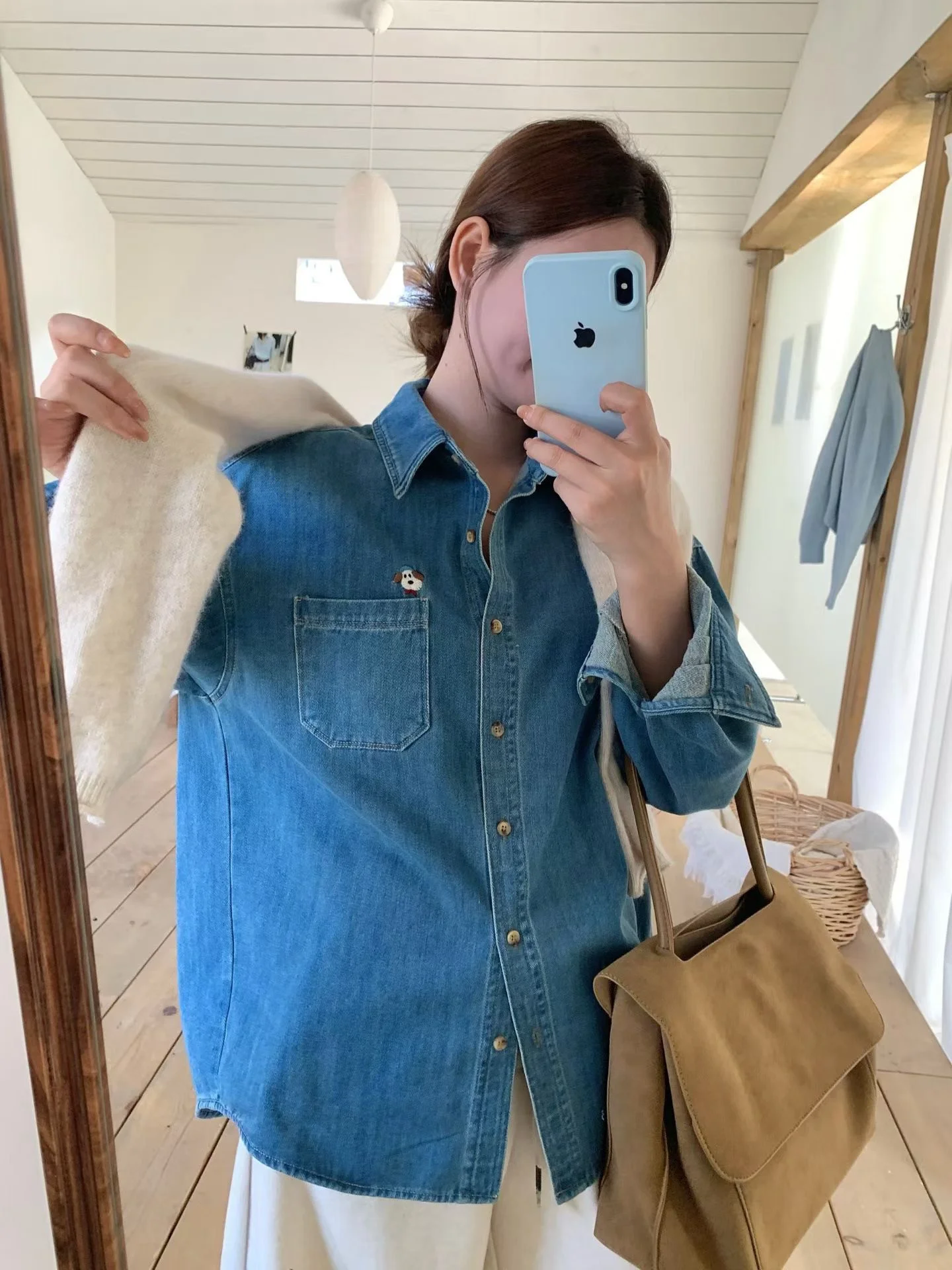 

Корейская джинсовая куртка с вышивкой в стиле SLE для женщин, весенняя новинка, свободный крой, универсальная, для многослойных образов, маленький размер, повседневный стиль, модная.