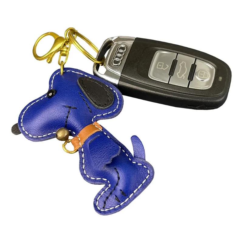 スヌーピー車のキーホルダークリエイティブキーメタルぶら下げバックルペンダント漫画アニメキーリングチャームキーホルダーアクセサリーかわいいホリデーギフト