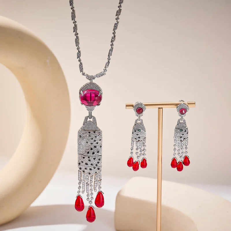 Designer Collection Style Earrings Necklace Inlay Cubic Zircon Synthetic Ruby Black Patchs Tassels Leopard Panther Jewelry Sets