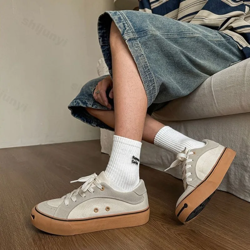 

Новинка весны 2024, повседневная парусиновая обувь в стиле ретро на толстой подошве для мужчин, модные трендовые универсальные удобные массивные кроссовки с неглубоким носком