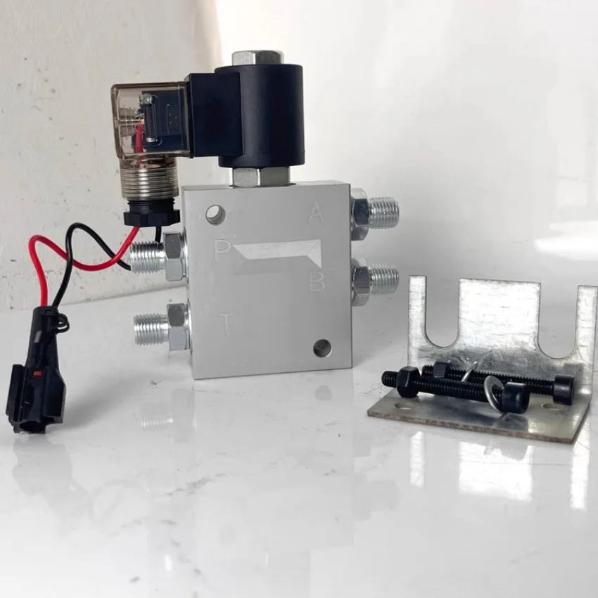 Hydraulic solenoid valve of excavator quick-change connector 12V and 24V quick-change connector cylinder check valve fittings