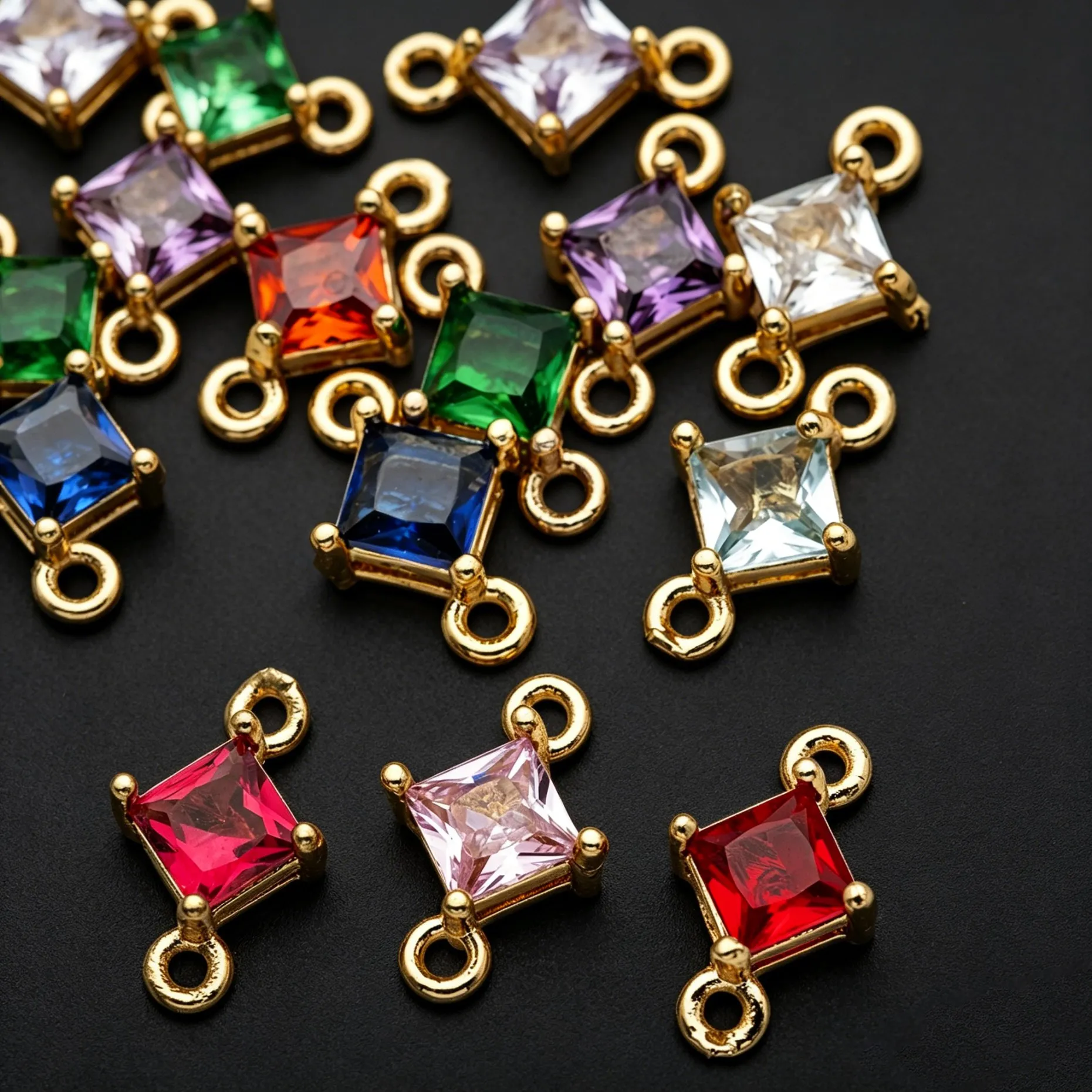 5 Stück 7 x 11 mm goldfarbene und mit Zirkon besetzte quadratische Verbindungsanhänger mit 2 Löchern für DIY-Ohrringe, Halsketten, Schmuckherstellung, Bastelbedarf – Detail 1
