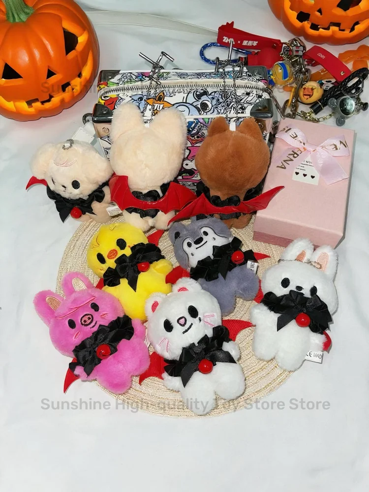 할로윈 시리즈 StrayKids 벨 망토 플러시 장난감 인형 SKZOO 플러시 키 체인 배낭 펜던트 축제 필수품