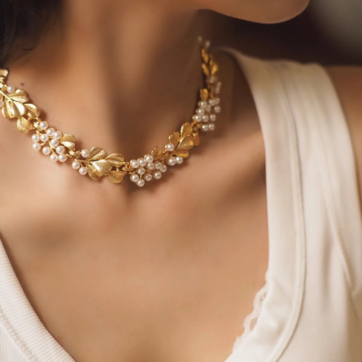 

Vintage Ginkgo Leaf Pearl Necklace - Brushed & Matte Finish, Courtly Style