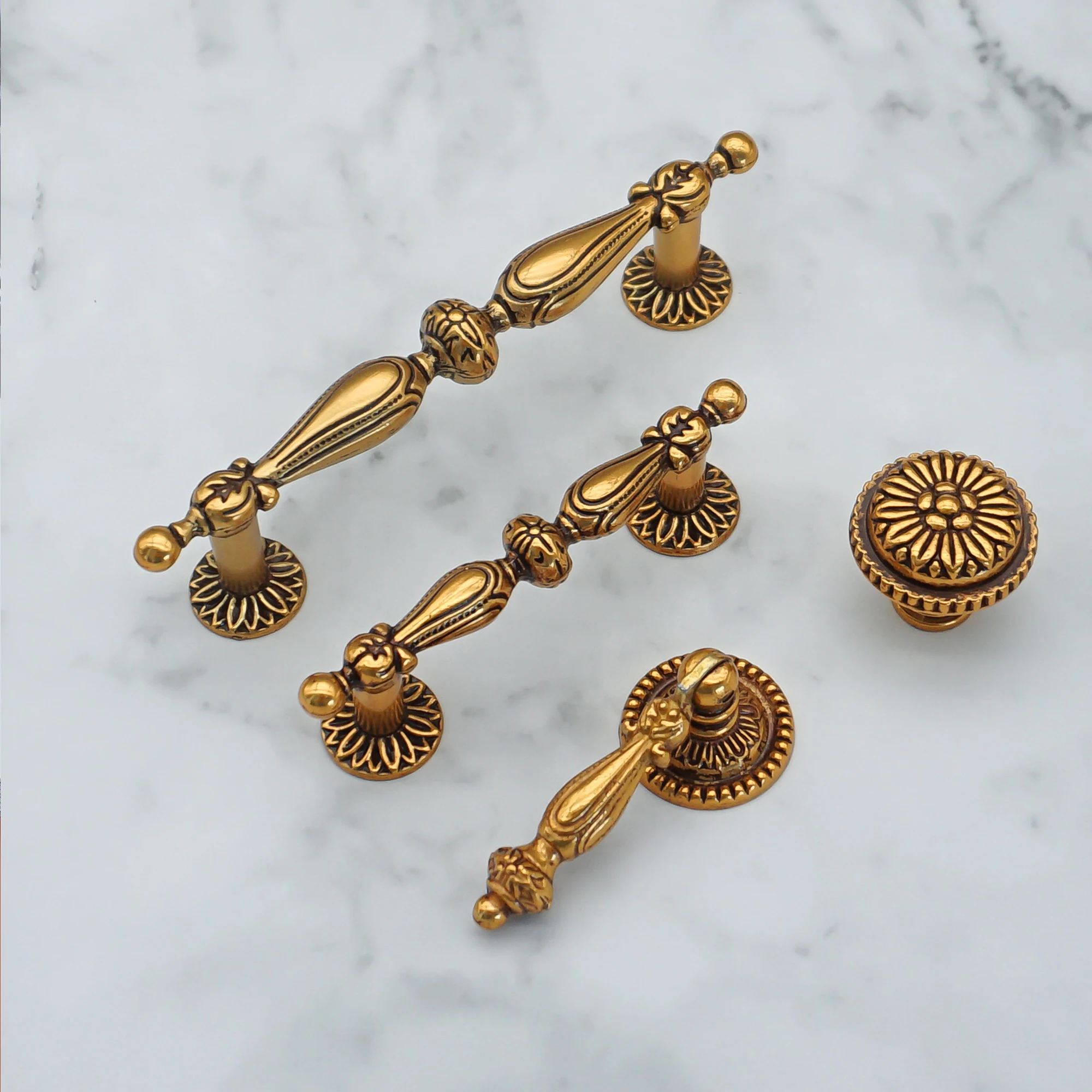 2.5\'\' 3.78\'\' Antique Brass Drawer Handle Dresser Wardrobe Pulls Vintage Furniture Handles Cabinet Hardware Kitchen Accessories