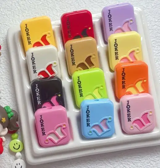 最新のオイルドロップカラフルなアクリルジョーカーポーカー形状ジュエリービーズフィットブレスレットネックレスイヤリング電話チェーン-diy-30-個-25-21-ミリメートル