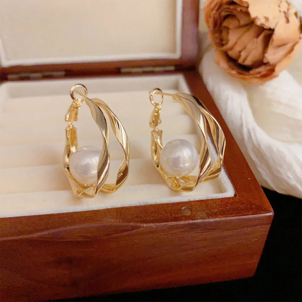 French Retro 14K Gold Plated Irregular Round Pearl Hoop Earrings For Women Exaggeration Unique Design Hiphop Fashion Jewelry