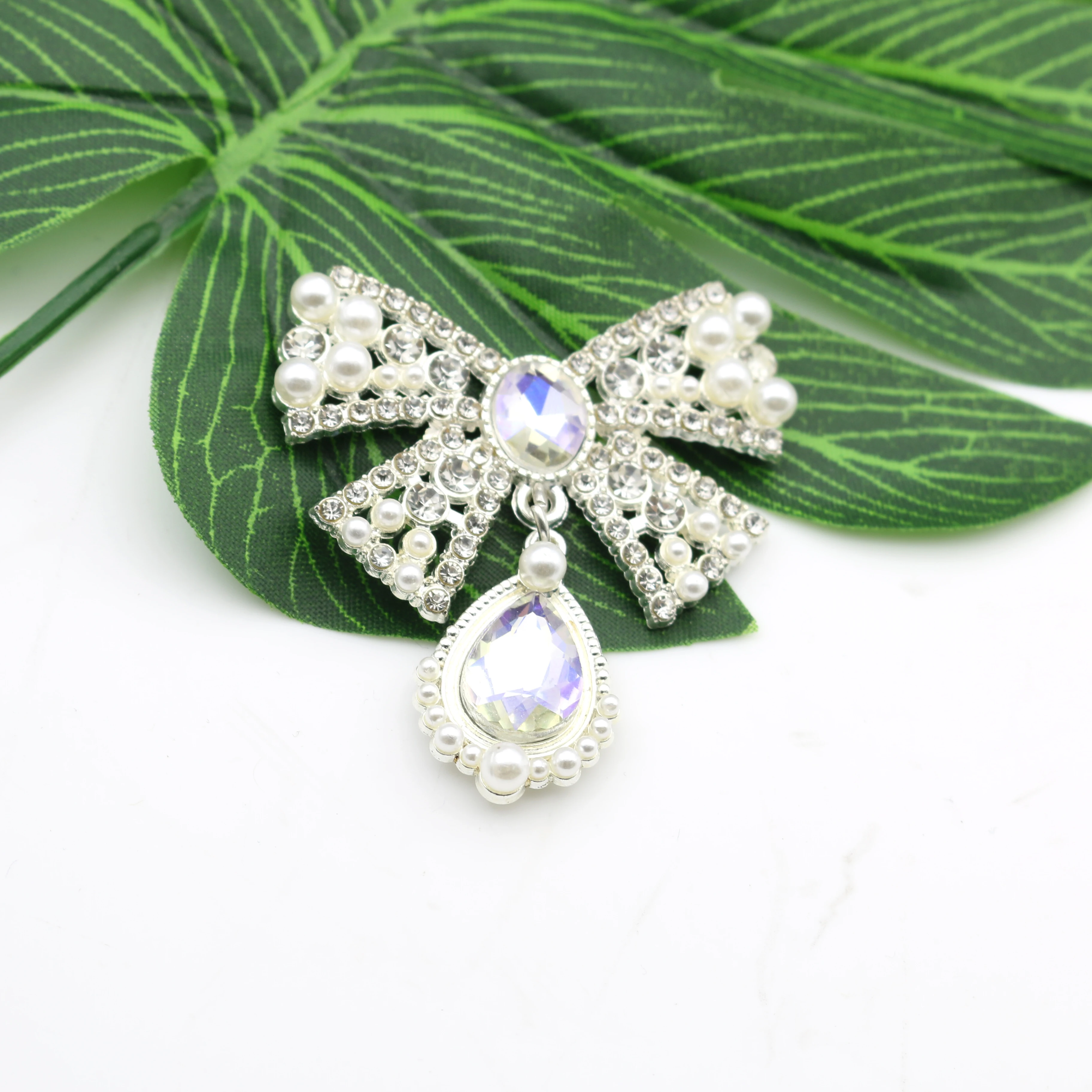 10-pecas-de-pingentes-de-laco-prateado-com-strass-e-cristal-em-formato-de-gota-perola-de-imitacao-liga-de-zinco-adornos-diy-para-vestido-de-noiva-e-biquini