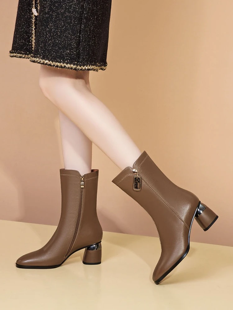 

Теплые кожаные полувысокие сапоги в британском стиле для женщин, большие размеры, дизайнерские роскошные водонепроницаемые женские туфли до середины икры в готическом стиле