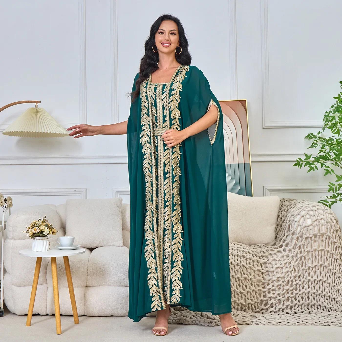 

Ближневосточный летний новый стильный мусульманский кардиган с вышивкой - женское платье из двух частей в Дубае, этнический стиль Саудовской Аравии.