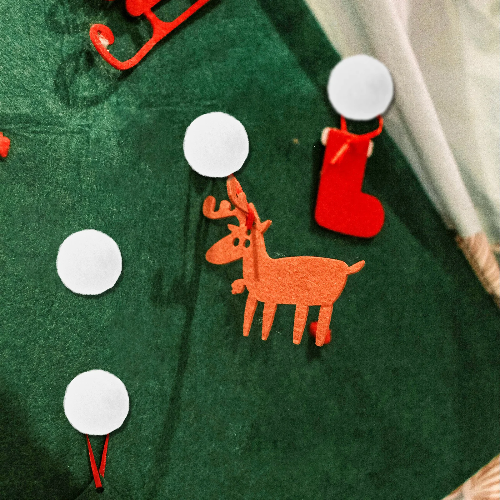 200 قطعة كرات بوم بومس الصغيرة البيضاء الناعمة المصنوعة من البوليستر للأطفال مشاريع إبداعية ذاتية الصنع لوازم الحرف اليدوية للمدرسة كرات البوليستر المنتفخة