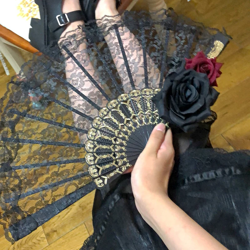 Anime My Dress-Up Darling Kitagawa Marin Cosplay Hand Fans Girls Lolita Gothic Women Lace Rose Fan accessori per feste di Halloween