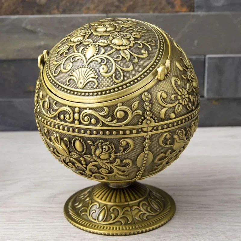 Nordic Luxury Creative Windproof Ash-proof Spherical Metal Ashtray with Lid for Home Office Hotel Coffee Table Cigar