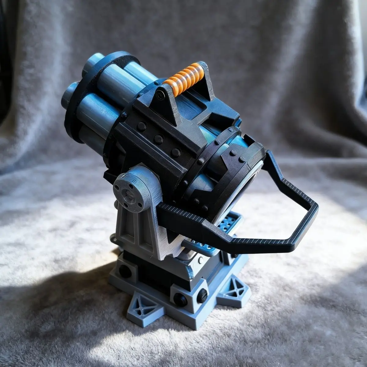 3D Printed Gatling Pen Holder Six-Barrel Desktop Organizer Gift for Men Creative Mechanical Ornament