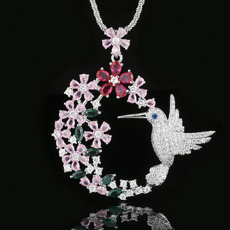 

Exquisite Zircon Hummingbird Necklace Temperament Colored Flower pendant for Woman