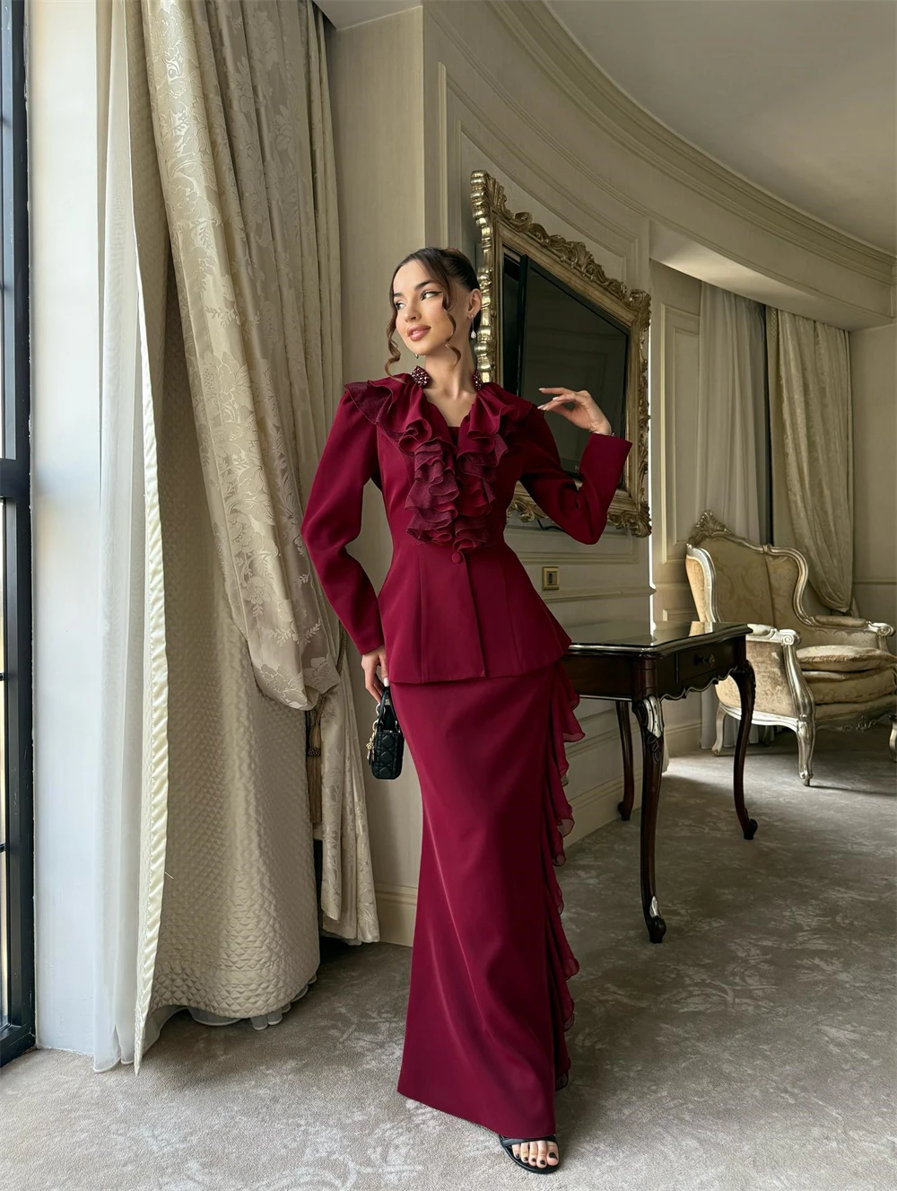 

Customized Elegant Red Jersey Evening Dress Simple V-Neck Long Sleeves Celebrity Gowns Classic Straight Ruched Homecoming Dress