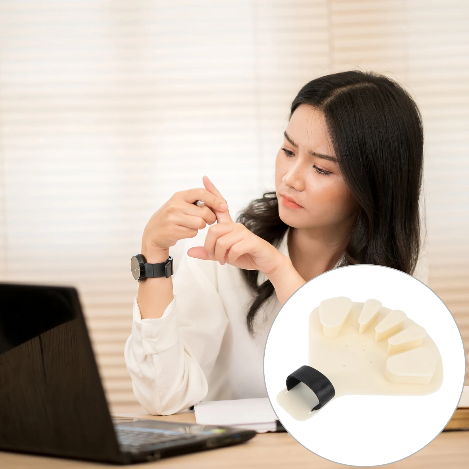 

Finger Fixation Board Rehabilitation Training Tool Pain Relief Strength Flexibility Support Brace Lightweight Breathable Easy