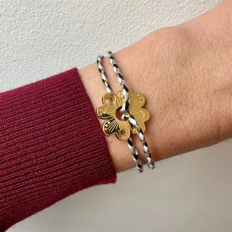New niche retro style bracelet with moon heart and four leaf clover plated 18k color preserving stainless steel bracelet rope - Image 3