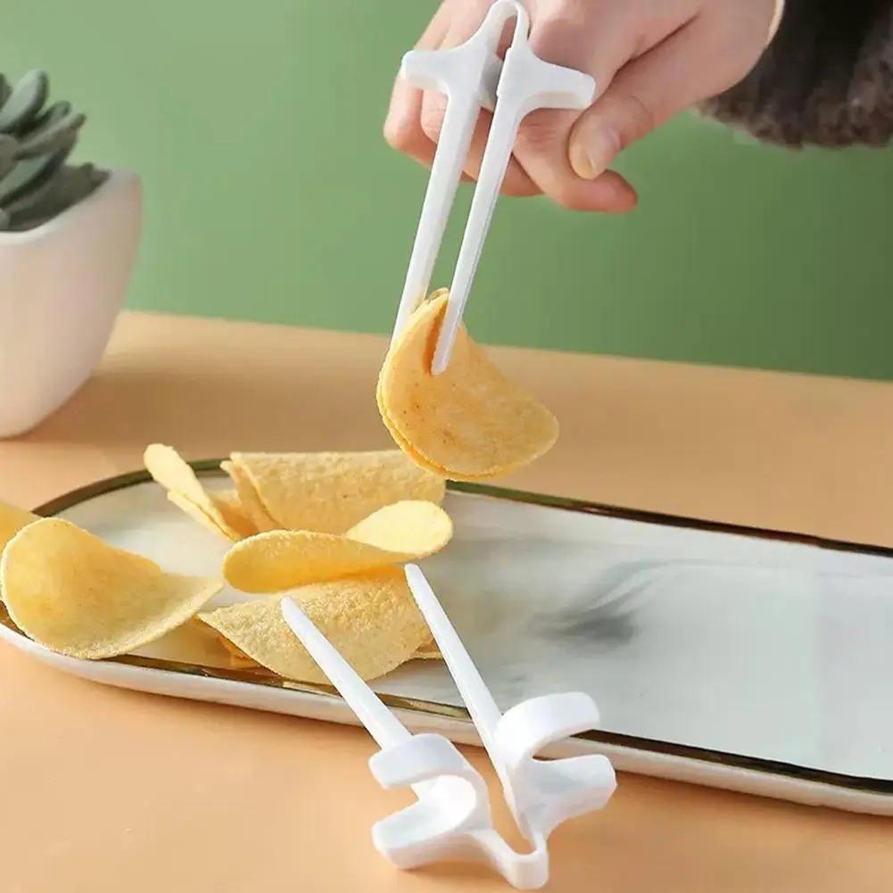 1PC Plastic Finger Snack Chopsticks Hands-Free Food Clips Lazy Assistant Tool For Gamers Eating Snacks While Gaming Finger Tool