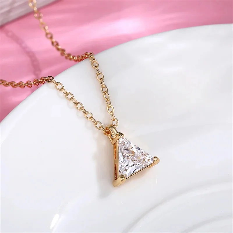 2026 Brilliant Triangular Pendant Necklace for Women Exquisite Everyday Jewelry with Simple Style Fashionable Versatile Neck
