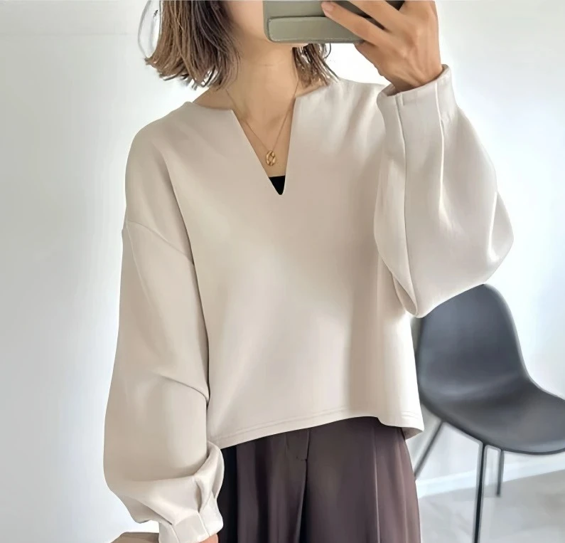 

Осенняя новая повседневная корейская пуловертная модная однотонная женская одежда с v-образным вырезом и графикой