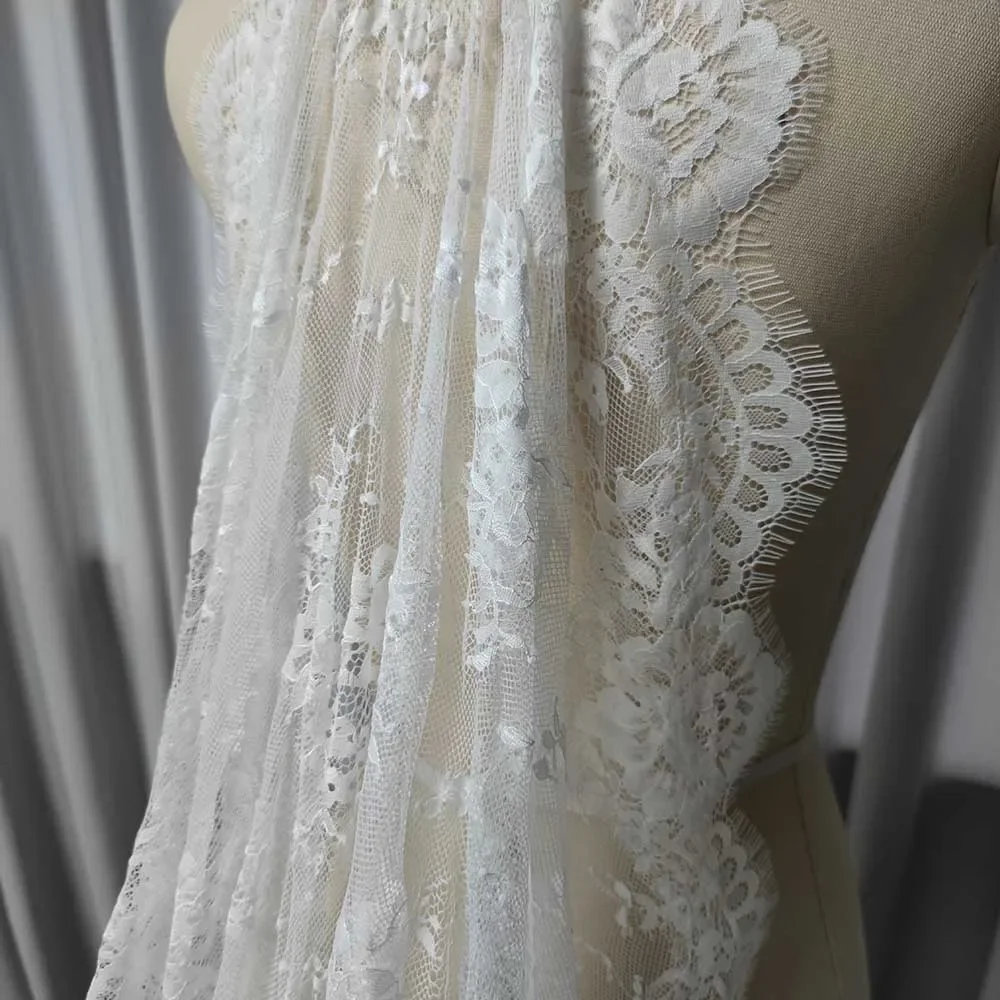 

Tailored romantic soft lace wedding veil, eyelash reminder, 3-meter-long essential bridal veil with hidden comb, Mantilla Veil